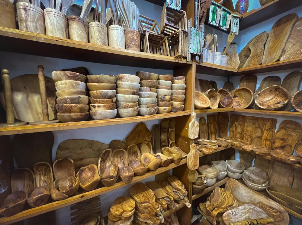 Продажа изделий из натурального оливкового дерева из Туниса